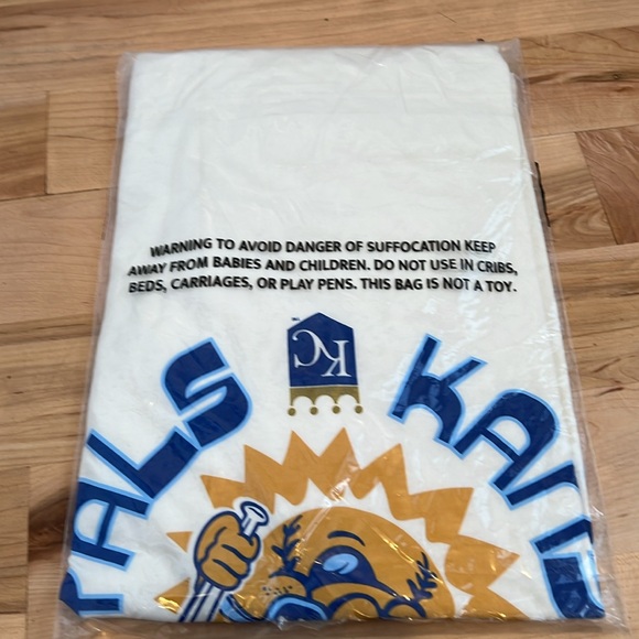 Kansas City Royals MLB Bring out the Blue Sun Unisex T-Shirt XL 2024 - NEW - Picture 10 of 10
